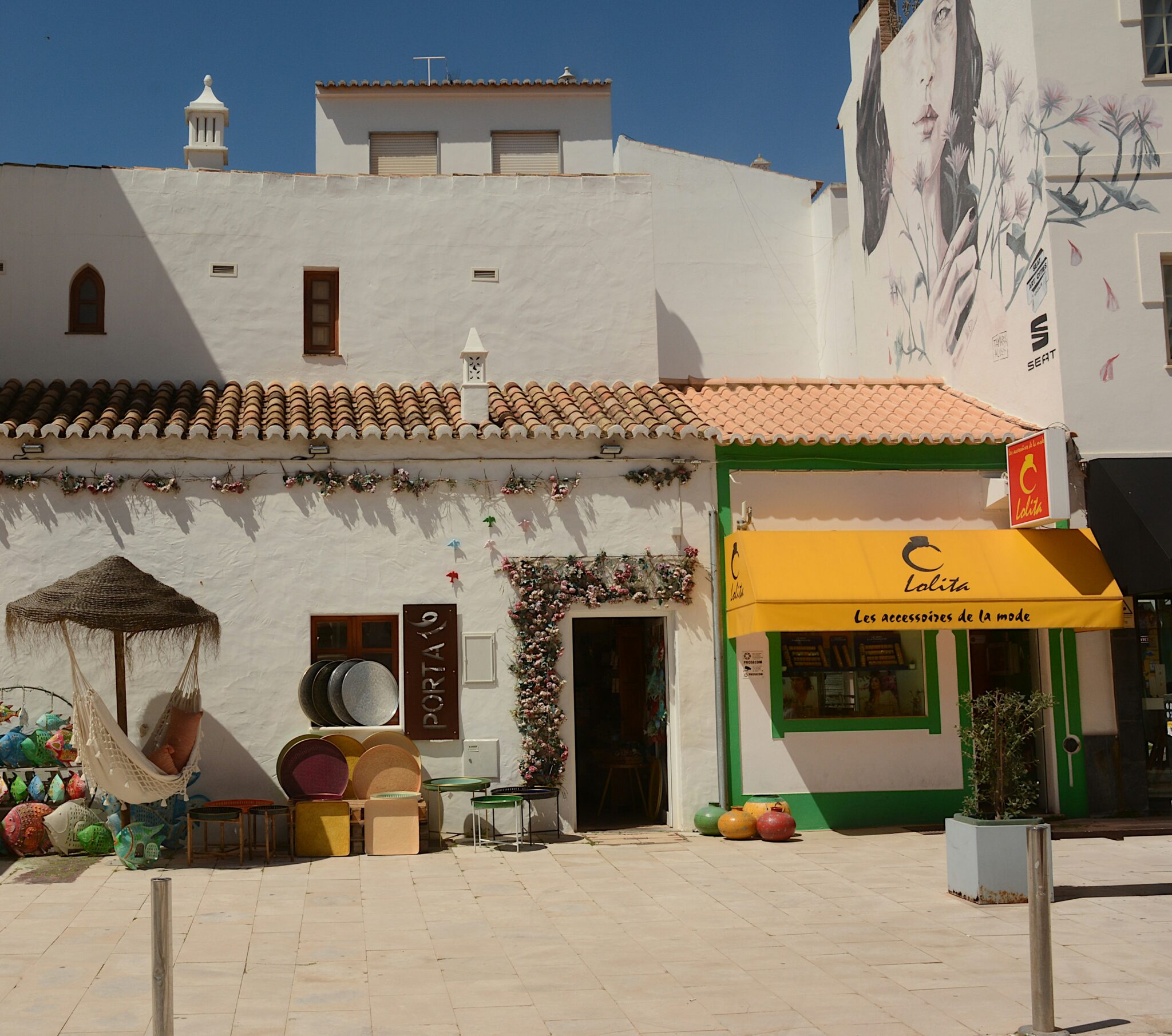 Portuguese writing practice with examples for emails and requests