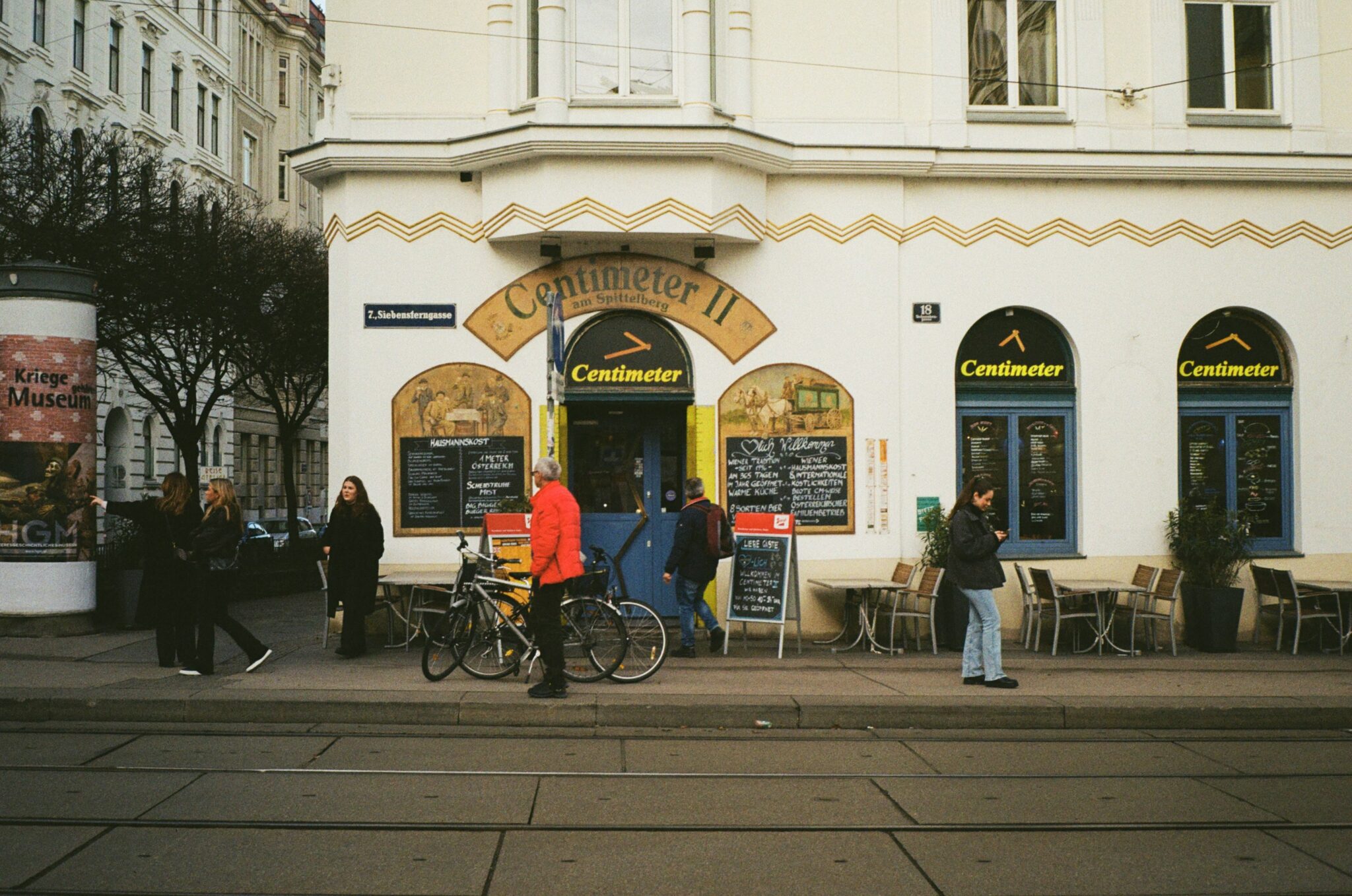 How to use “Ter” in Portuguese for needs and basic information
