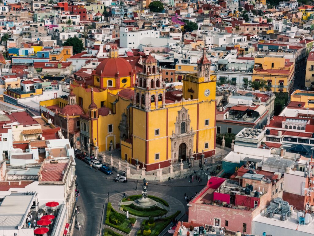 Portuguese question words explained with first-lesson examples