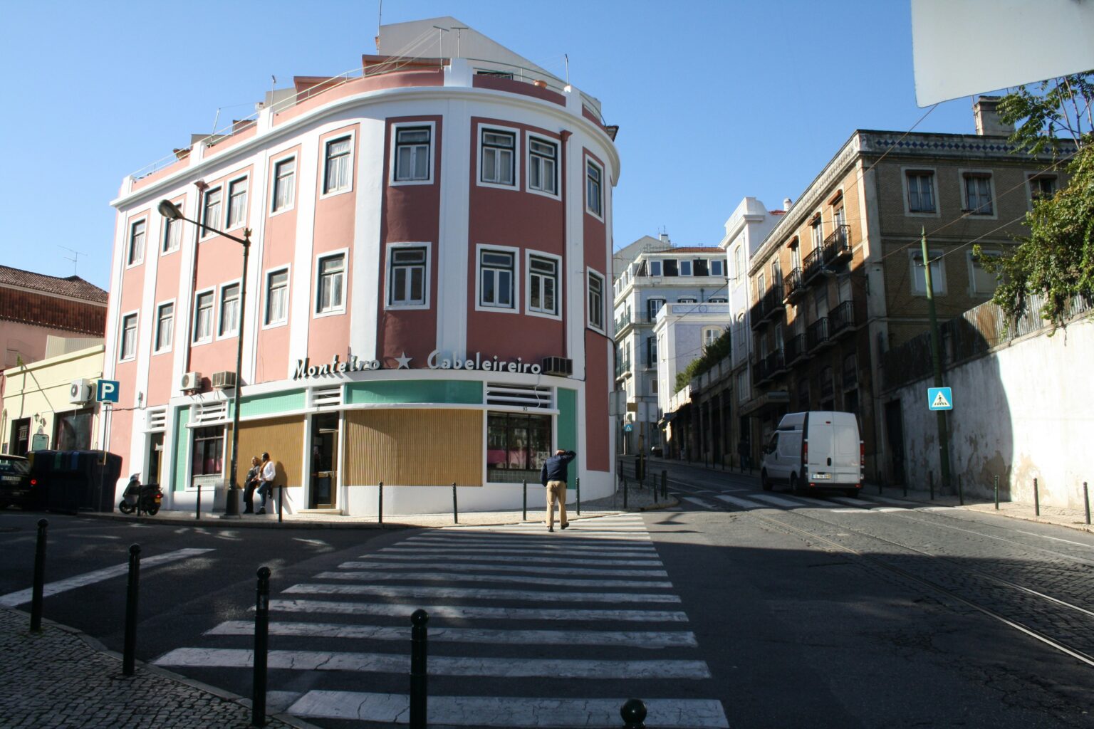 escândalo in Portuguese: Meaning, Usage and Examples